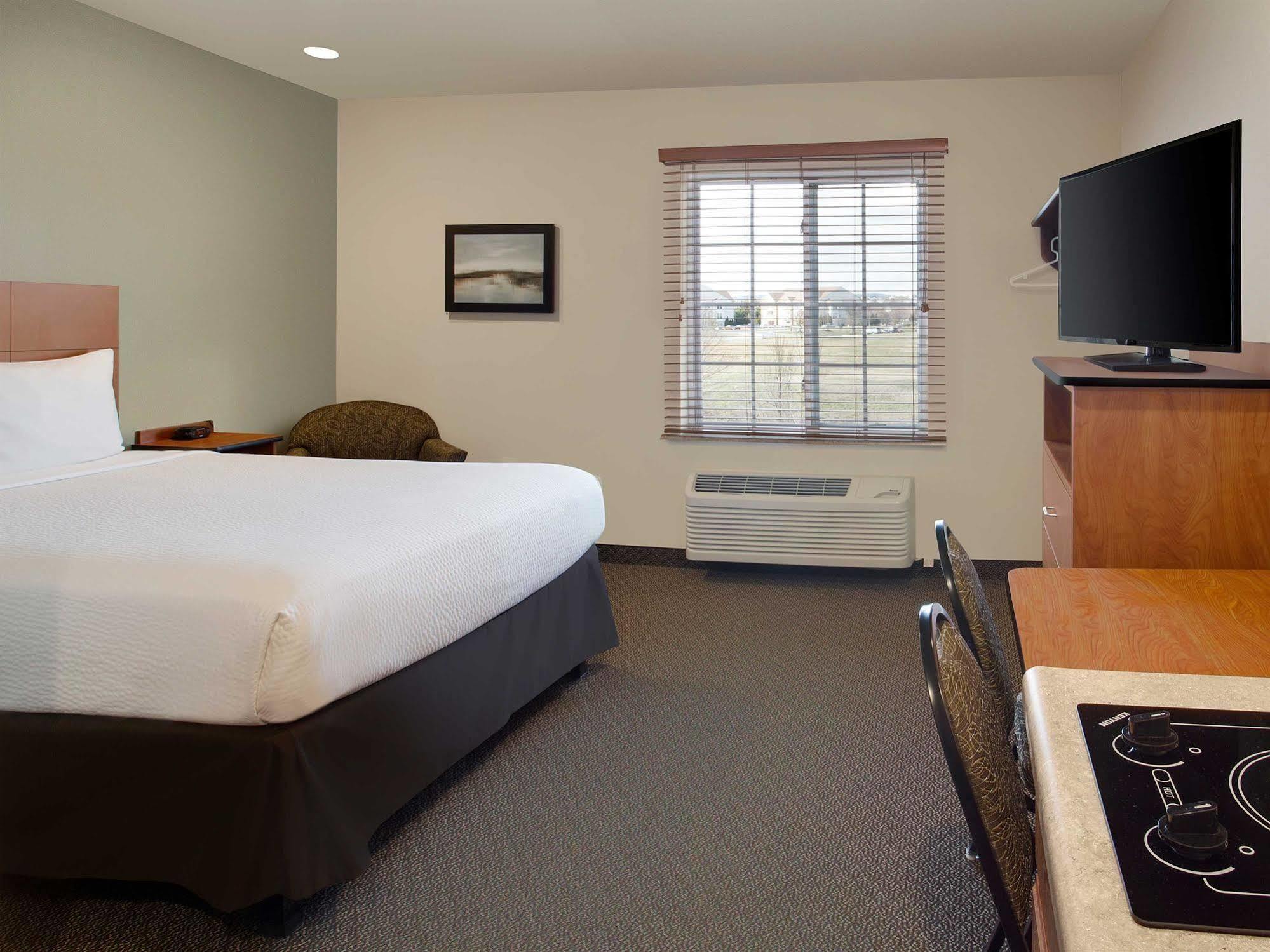 Woodspring Suites Frederick I-70 Bagian luar foto