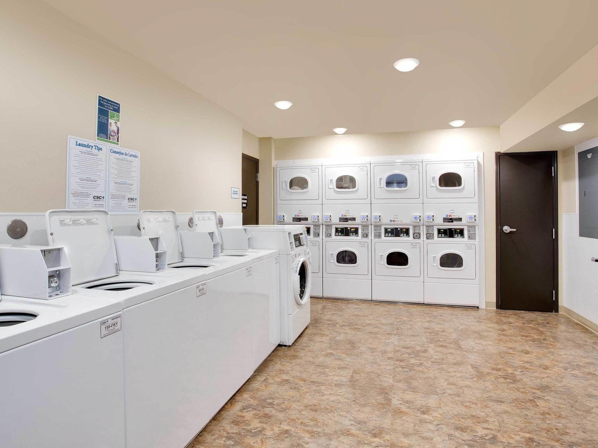 Woodspring Suites Frederick I-70 Bagian luar foto